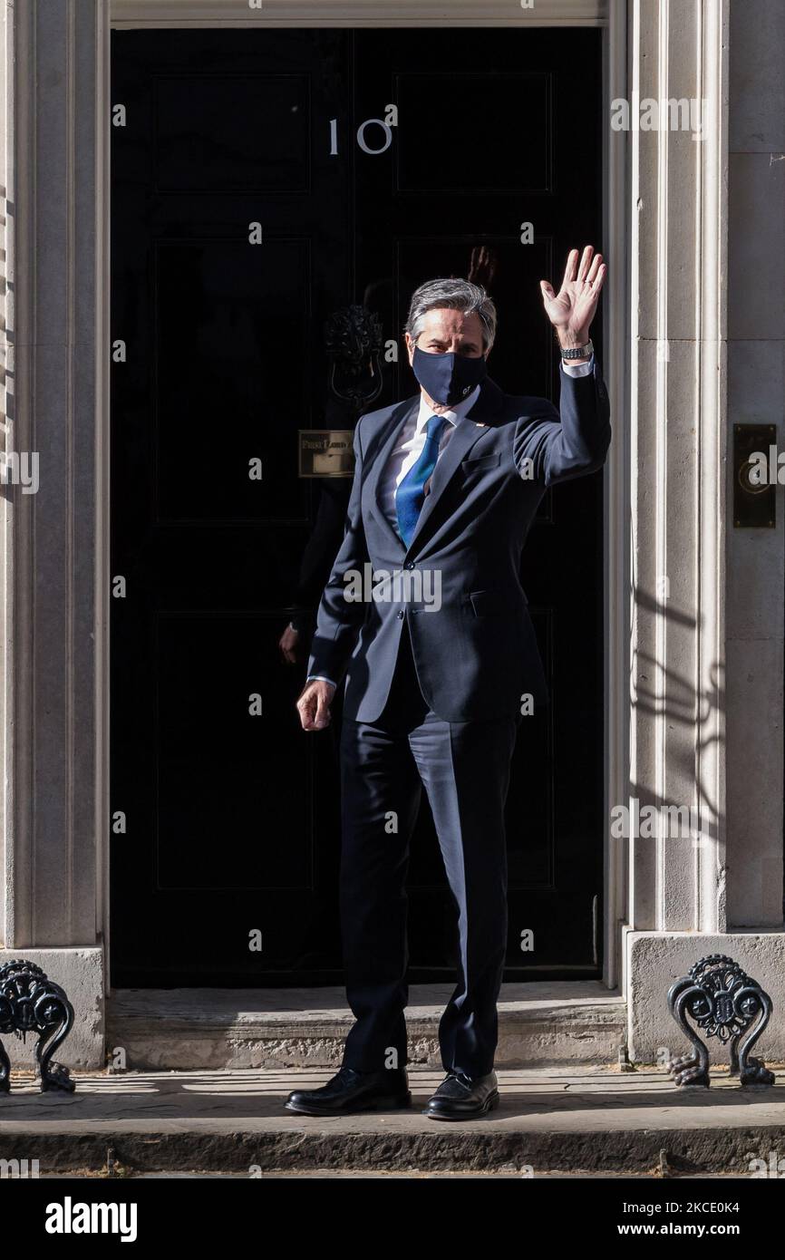 LONDON, VEREINIGTES KÖNIGREICH - 04. MAI 2021: US-Außenminister Antony Blinken kommt am 04. Mai 2021 in London, England, zu Gesprächen mit dem britischen Premierminister Boris Johnson in der Downing Street 10 an. Minister Blinken besucht London anlässlich des Treffens der Außen- und Entwicklungsminister G7, dem ersten persönlichen Treffen seit Beginn der COVID-19-Pandemie, um Themen wie die Erholung des Coronavirus, den Klimawandel und die wachsenden Spannungen mit Russland und China zu diskutieren. (Foto von Wiktor Szymanowicz/NurPhoto) Stockfoto