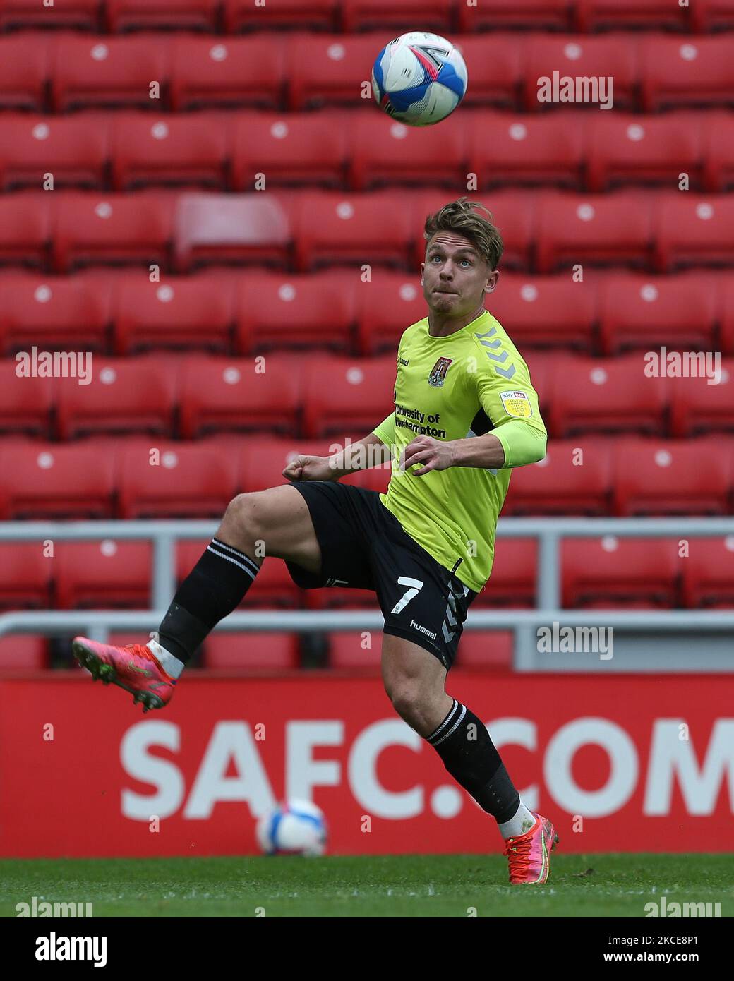 Sam Hoskins von Northampton Town während des Sky Bet League 1-Spiels zwischen Sunderland und Northampton Town am 9.. Mai 2021 im Stadium of Light, Sunderland, Großbritannien. (Foto von Mark Fletcher/MI News/NurPhoto) Stockfoto