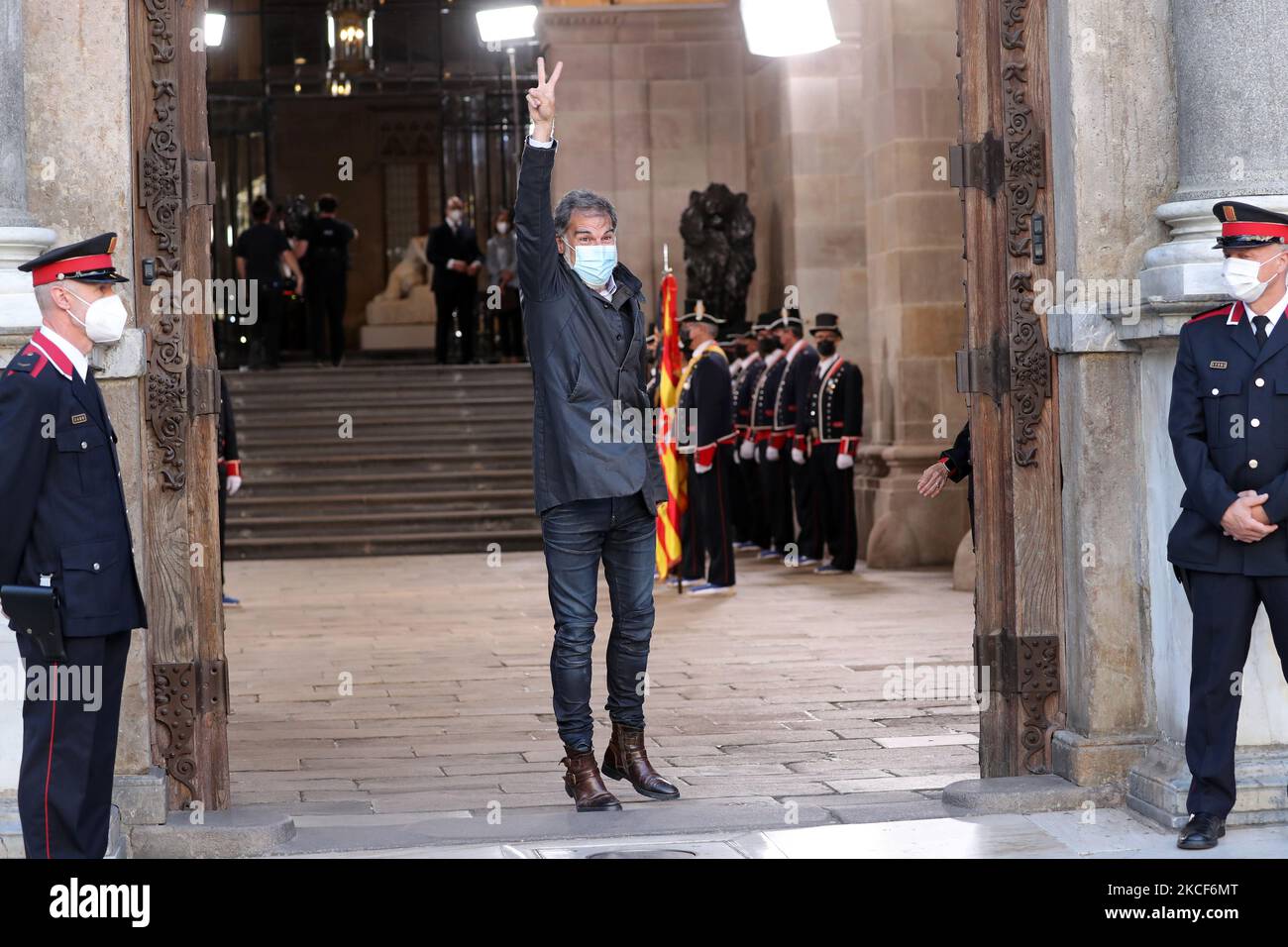 Jordi Cuixart, Präsident von Omnium Cultural, kommt am Palau de la Generalitat an, um an der Proklamation von Pere Aragones zum neuen Präsidenten der Generalitat von Katalonien am 24.. Mai 2021 in Barcelona teilzunehmen. -- (Foto von Urbanandsport/NurPhoto) Stockfoto