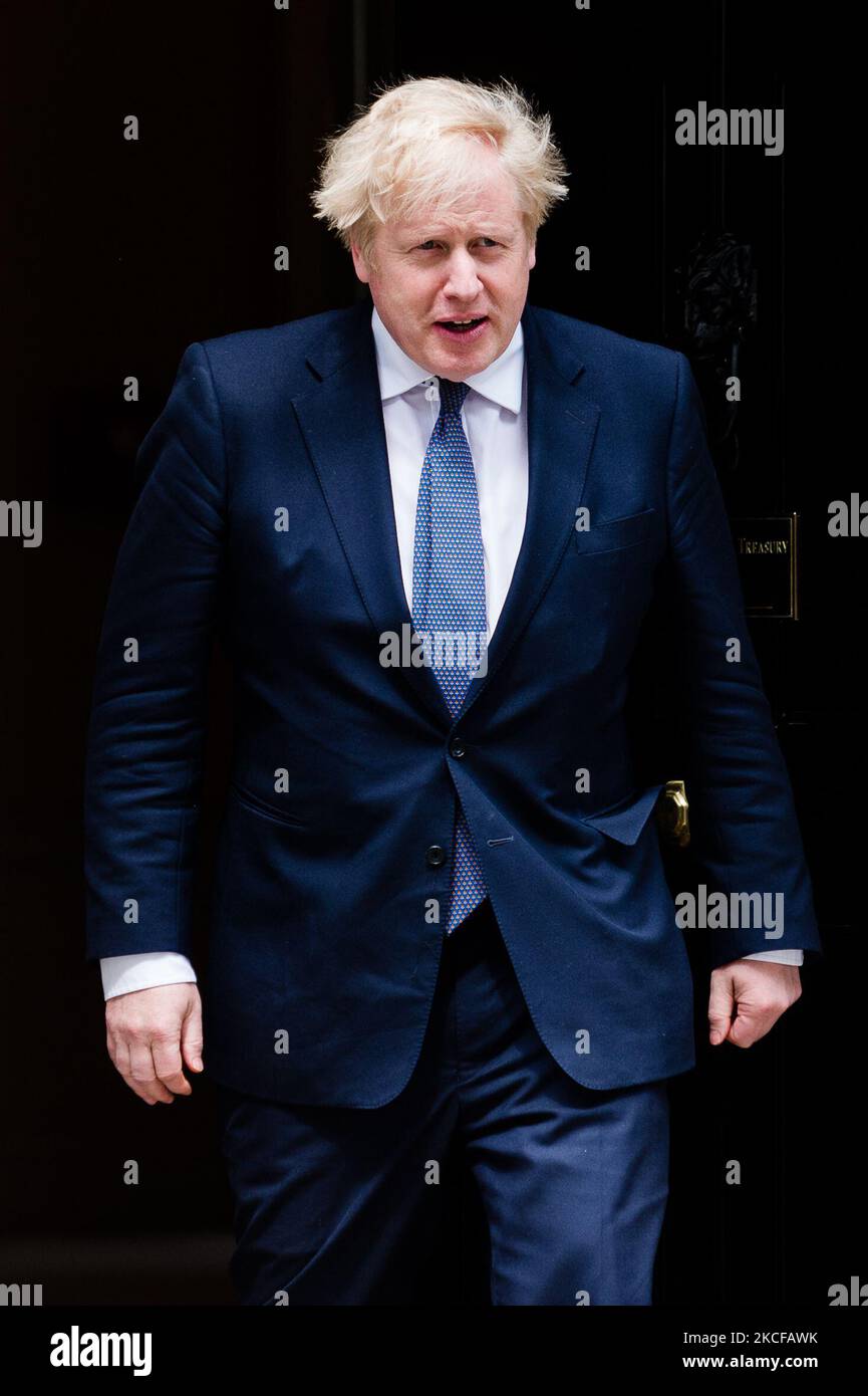 Der britische Premierminister Boris Johnson wartet darauf, den ungarischen Premierminister Viktor Orban am 4. Januar 2021 in der Downing Street in London, Großbritannien, zu begrüßen. Boris Johnson begrüßt Ungarns rechtsextremen Führer Viktor Orban in der Downing Street und behauptet, dass die Zusammenarbeit mit Europas größtem Cheerleader für China und Russland für die britische Sicherheit und den Wohlstand von entscheidender Bedeutung ist. (Foto von Maciek Musialek/NurPhoto) Stockfoto