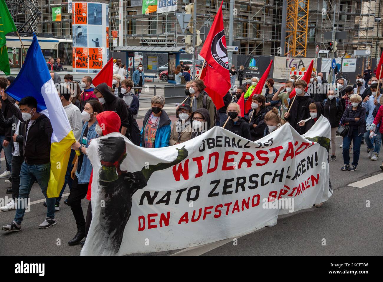 Hunderte nahmen am 6. Juni 2021 an einer Demonstration gegen Abschiebungen nach Afghanistan in München Teil. (Foto von Alexander Pohl/NurPhoto) Stockfoto
