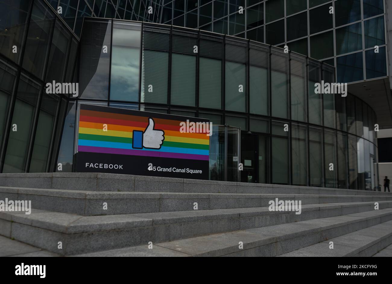 Der Hauptsitz von Facebook EMEA befindet sich am Grand Canal Square in den Dublin Docklands. Am Donnerstag, den 10. Juni 2021, in Dublin, Irland. (Foto von Artur Widak/NurPhoto) Stockfoto