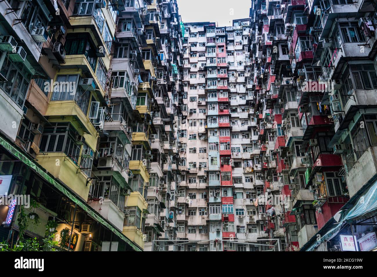 Montane Mansion, ein Ort in Quarry Bay, dessen bedrückende Architektur nach der Einspieltung in den Transformers-Film weltweit berühmt wurde. Am 12. Juni 2021 in Hongkong, China. (Foto von Marc Fernandes/NurPhoto) Stockfoto