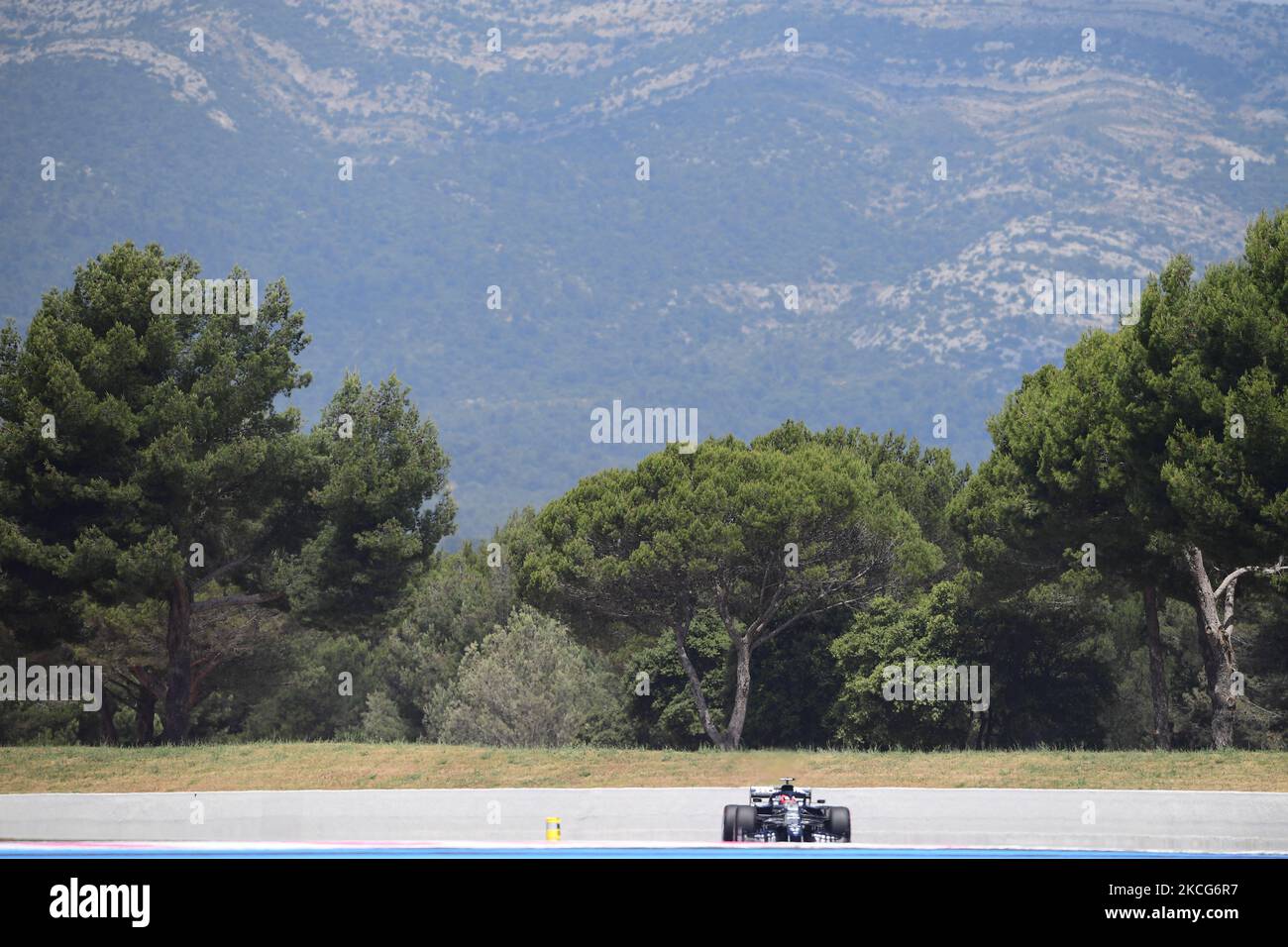 Pierre Gasly von der Scuderia Alpha Tauri Honda fährt seinen AT02-Sitzer während des freien Trainings des französischen GP auf dem Paul Ricard Circuit in Le Castelett, Provence-Alpes-Côte d'Azur, Frankreich, 18. Juni 2021 (Foto: Andrea Diodato/NurPhoto) Stockfoto