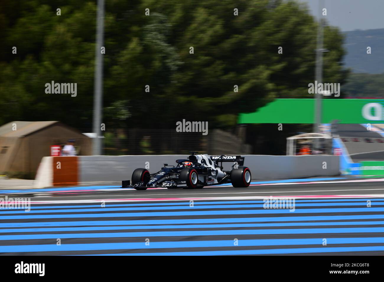 Yuki Tsunoda von der Scuderia Alpha Tauri Honda fährt seinen AT02-Sitzer während des freien Trainings des französischen GP auf dem Paul Ricard Circuit in Le Castelett, Provence-Alpes-Côte d'Azur, Frankreich, 18. Juni 2021 (Foto: Andrea Diodato/NurPhoto) Stockfoto