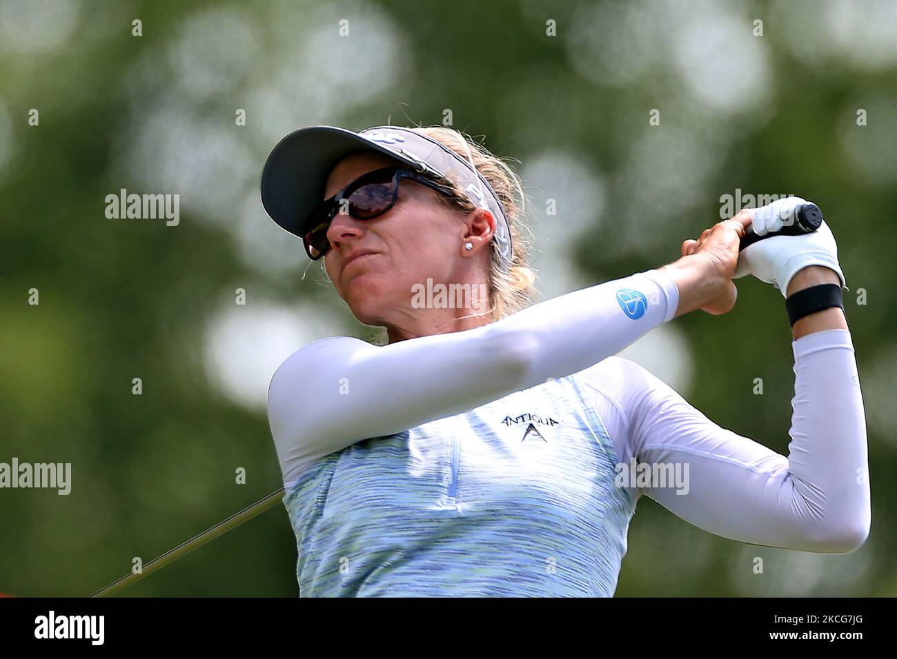 Kris Tamulis trifft vom 17. T-Shirt während der zweiten Runde des Meijer LPGA Classic Golfturniers im Blythefield Country Club in Belmont, MI, USA, Freitag, 18. Juni 2021. (Foto von Amy Lemus/NurPhoto) Stockfoto