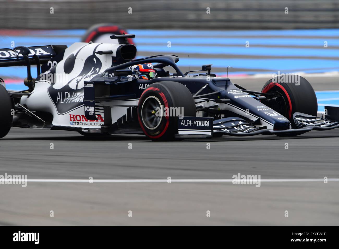 Yuki Tsunoda von der Scuderia Alpha Tauri Honda fährt seinen AT02-Sitzer während des freien Trainings des französischen GP auf dem Paul Ricard Circuit in Le Castelett, Provence-Alpes-Côte d'Azur, Frankreich, 19. Juni 2021 (Foto: Andrea Diodato/NurPhoto) Stockfoto