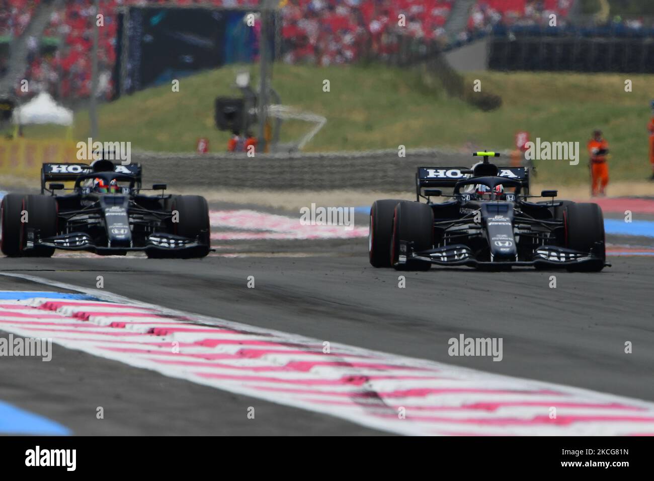 Pierre Gasly von der Scuderia Alpha Tauri Honda fährt seinen AT02-Sitzer während des freien Trainings des französischen GP auf dem Paul Ricard Circuit in Le Castelett, Provence-Alpes-Côte d'Azur, Frankreich, 19. Juni 2021 (Foto: Andrea Diodato/NurPhoto) Stockfoto