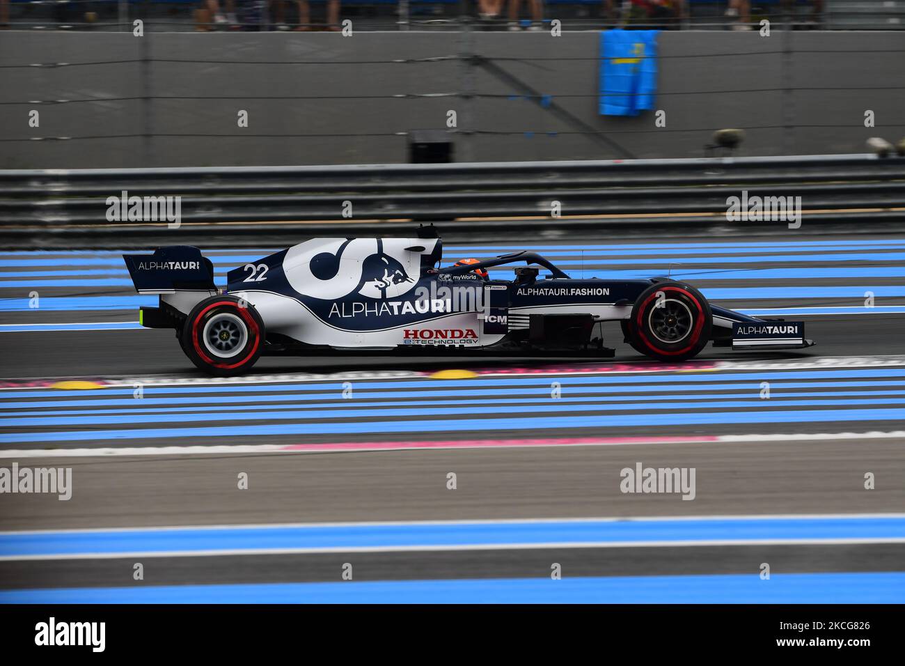 Yuki Tsunoda von der Scuderia Alpha Tauri Honda fährt seinen AT02-Sitzer während des freien Trainings des französischen GP auf dem Paul Ricard Circuit in Le Castelett, Provence-Alpes-Côte d'Azur, Frankreich, 19. Juni 2021 (Foto: Andrea Diodato/NurPhoto) Stockfoto