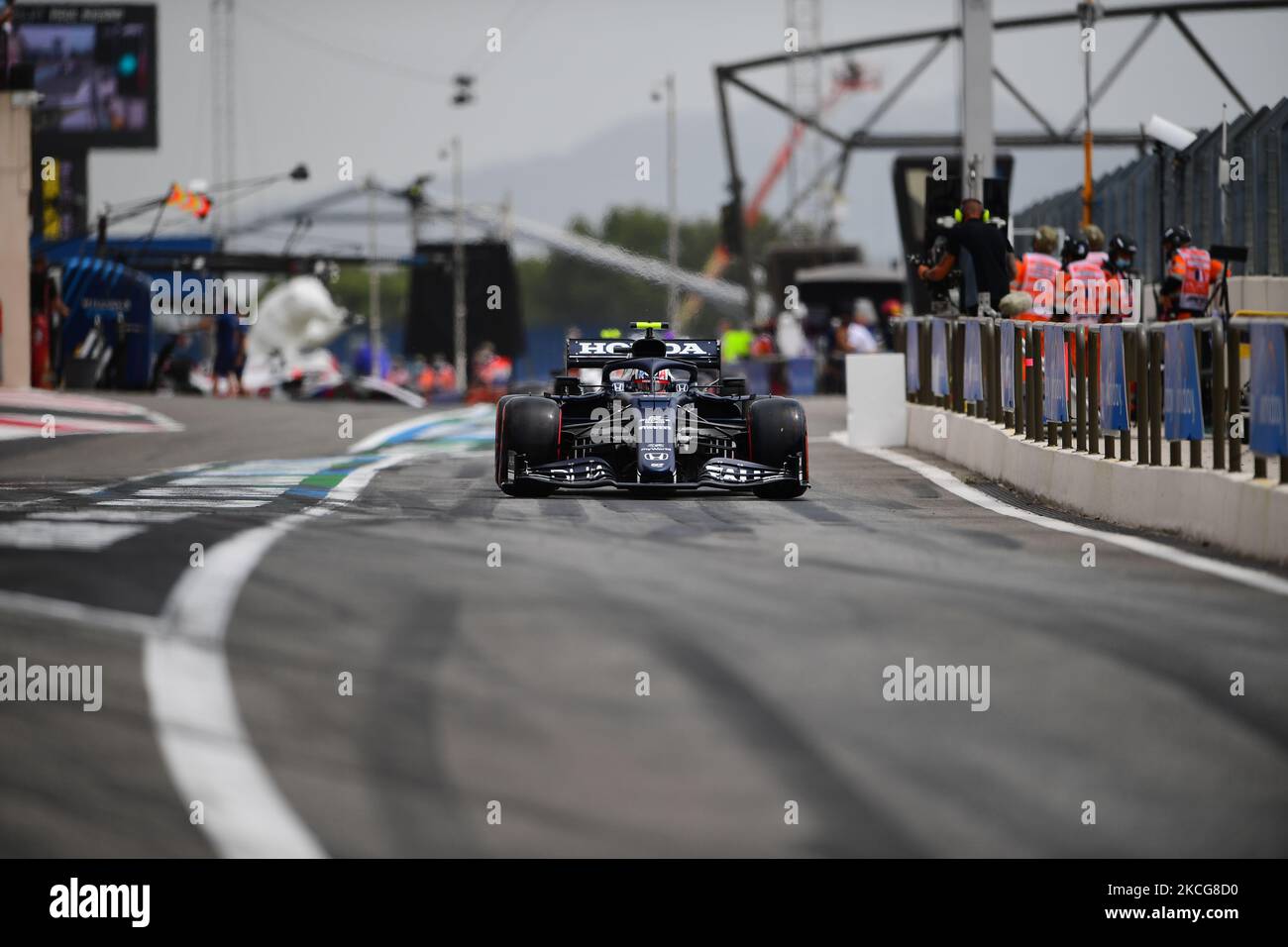 Pierre Gasly von der Scuderia Alpha Tauri Honda fährt seinen AT02-Sitzer während des Qualifyings des französischen GP auf dem Paul Ricard Circuit in Le Castelett, Provence-Alpes-Côte d'Azur, Frankreich, 19. Juni 2021 (Foto: Andrea Diodato/NurPhoto) Stockfoto