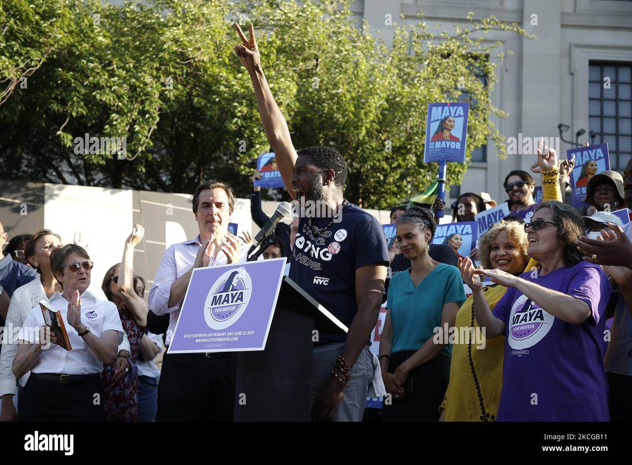 Die öffentliche Anwältin Jumaane Williams spricht während der Pressekonferenz der Bürgermeisterin von New York City, Maya Wiley, am Abend vor der Demokratischen Vorwahlen am 21. Juni 2021 in Brooklyn, New York City. USA... Wiley, ehemaliger juristischer Cousin des derzeitigen Bürgermeisters, hat in den letzten Tagen an Boden gewonnen, um unter den drei beliebtesten Kandidaten zu stehen. (Foto von John Lamparski/NurPhoto) Stockfoto