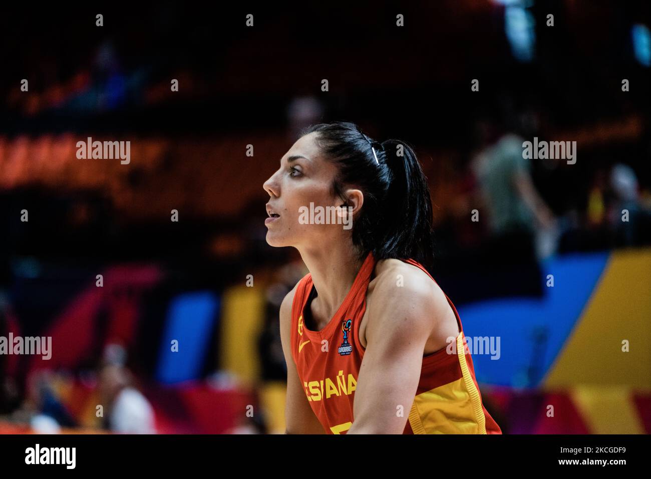 Cristina Ouvina aus Spanien in Aktion beim Viertelfinalspiel der Frauen bei der EuroBasket 2021, das zwischen Spanien und Serbien am 23. Juni 2021 im Pavillon von Fuente de Sant Luis in Valencia, Spanien, ausgetragen wurde. (Foto von Jon Imanol Reino/NurPhoto) Stockfoto