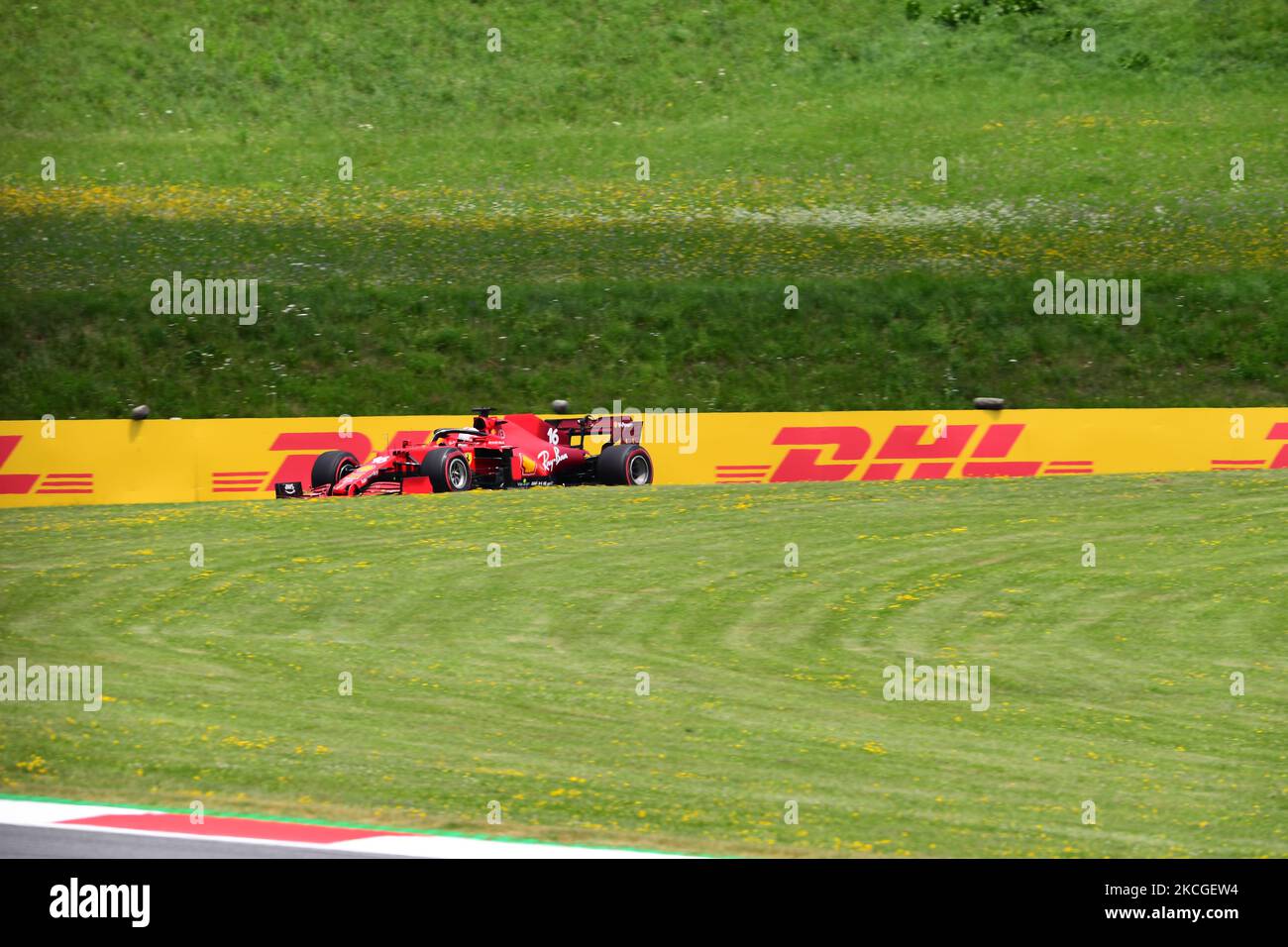 Charles Leclerc von der Scuderia Mission Winnow Ferrari fährt seinen SF21-Sitzer beim freien Training des Grand Prix von Steiermark, 8. Runde der Formel-1-Weltmeisterschaft im Red Bull Ring in Spielberg, Steiermark, Austia, 25. Juni 2021 (Foto: Andrea Diodato/NurPhoto) Stockfoto