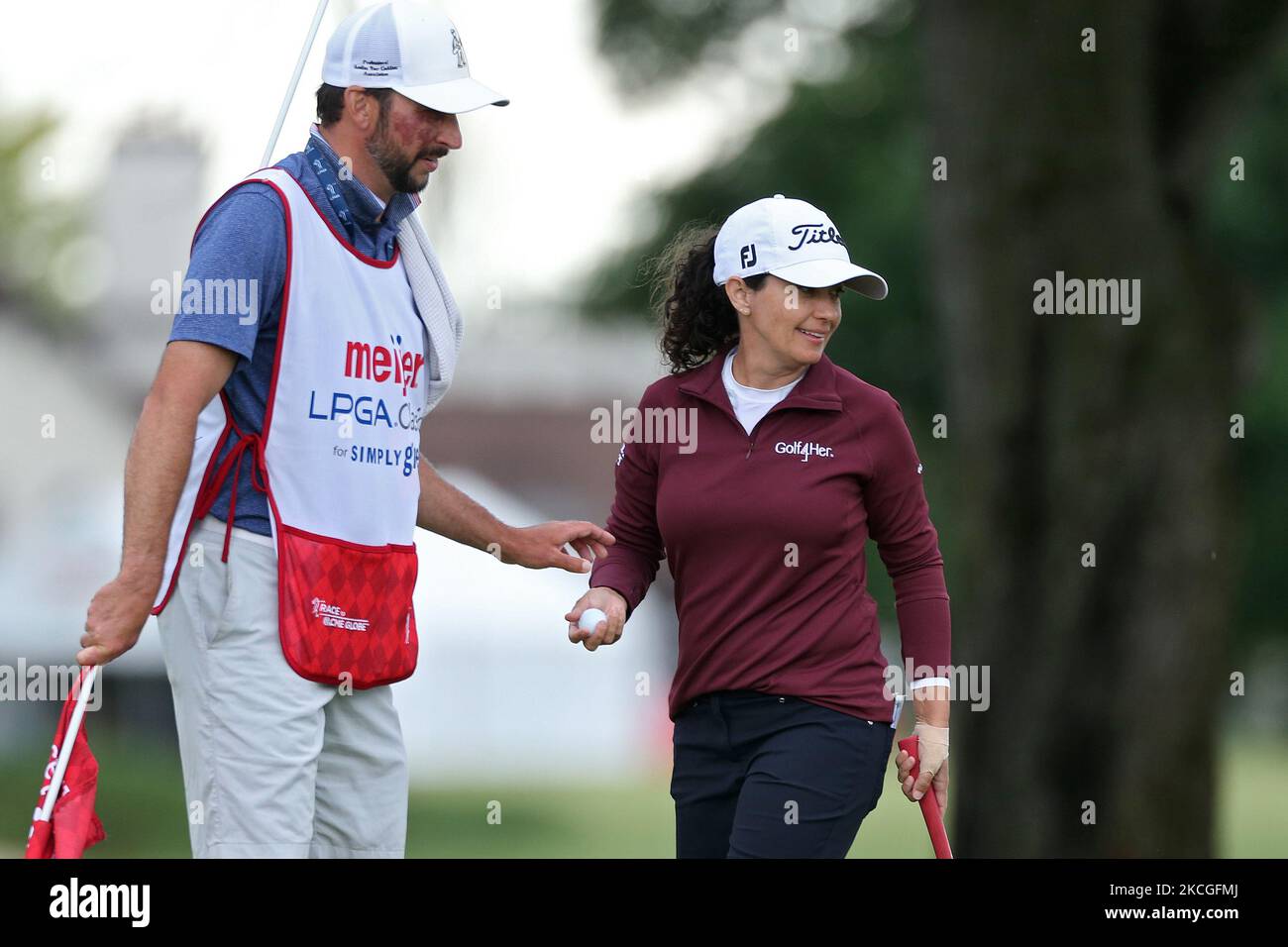 Mo Martin reagiert, nachdem sie ihren Putt auf dem 8. Green während der dritten Runde des Meijer LPGA Classic Golfturniers im Blythefield Country Club in Belmont, MI, USA, am Samstag, 19. Juni 2021, gemacht hat. (Foto von Amy Lemus/NurPhoto) Stockfoto