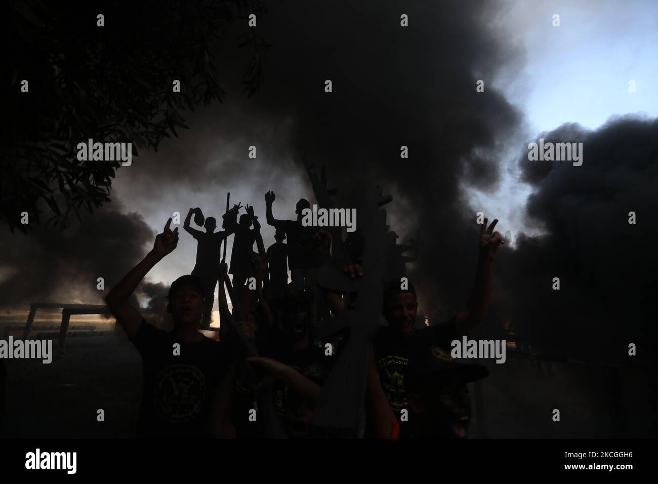 Junge Palästinenser nehmen an einem von der Islamischen Jihad-Bewegung organisierten Sommerlager in Gaza-Stadt Teil, 26. Juni 2021. (Foto von Majdi Fathi/NurPhoto) Stockfoto