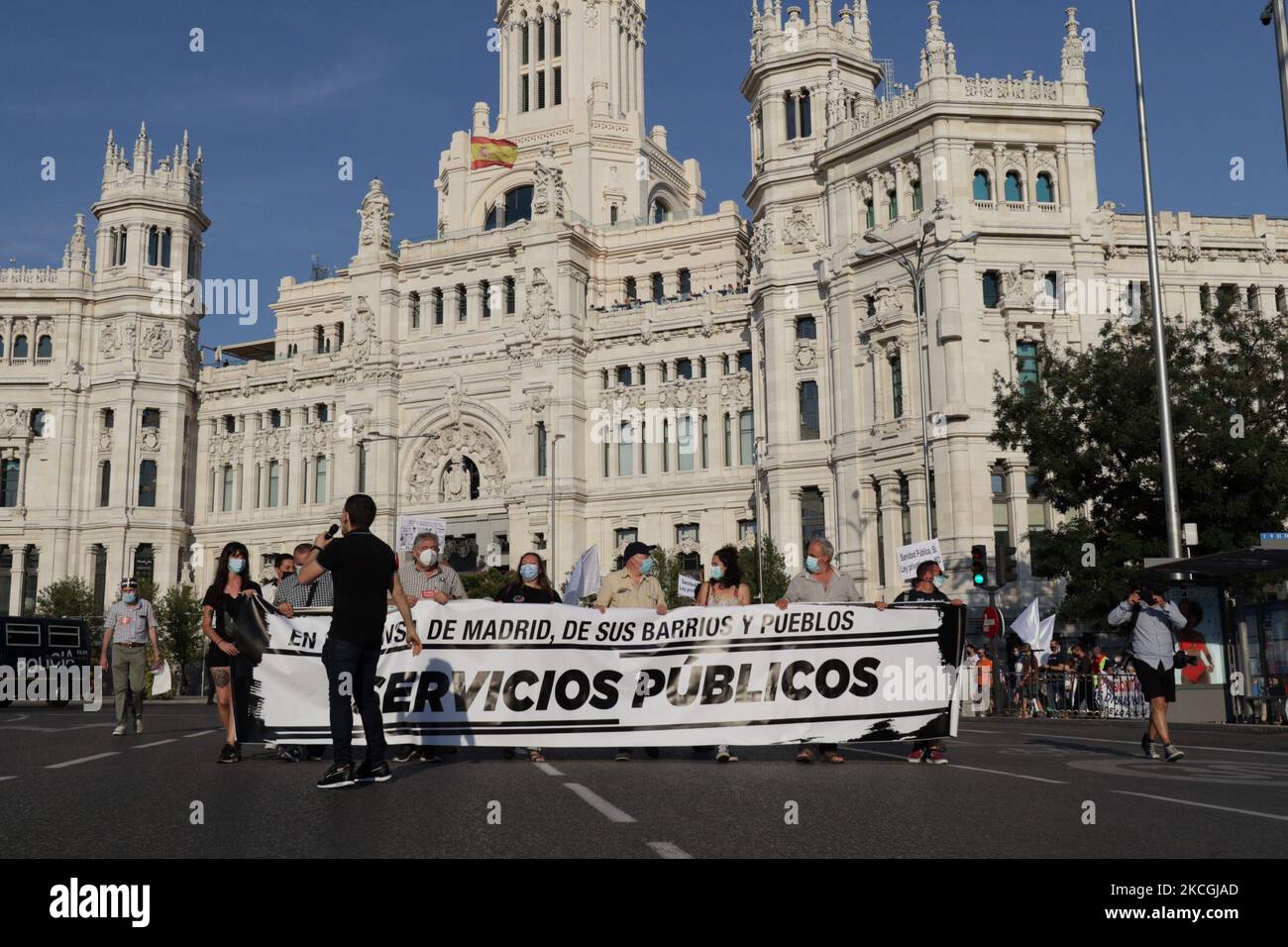 Demonstration "Jornada de lucha" zur Verteidigung von Madrid, seinen Städten und Stadtteilen, öffentlichen Dienstleistungen, Pensionen und menschenwürdiger Arbeit am 26. Juni 2021 in Madrid, Spanien. (Foto von Alvaro Laguna/NurPhoto) Stockfoto