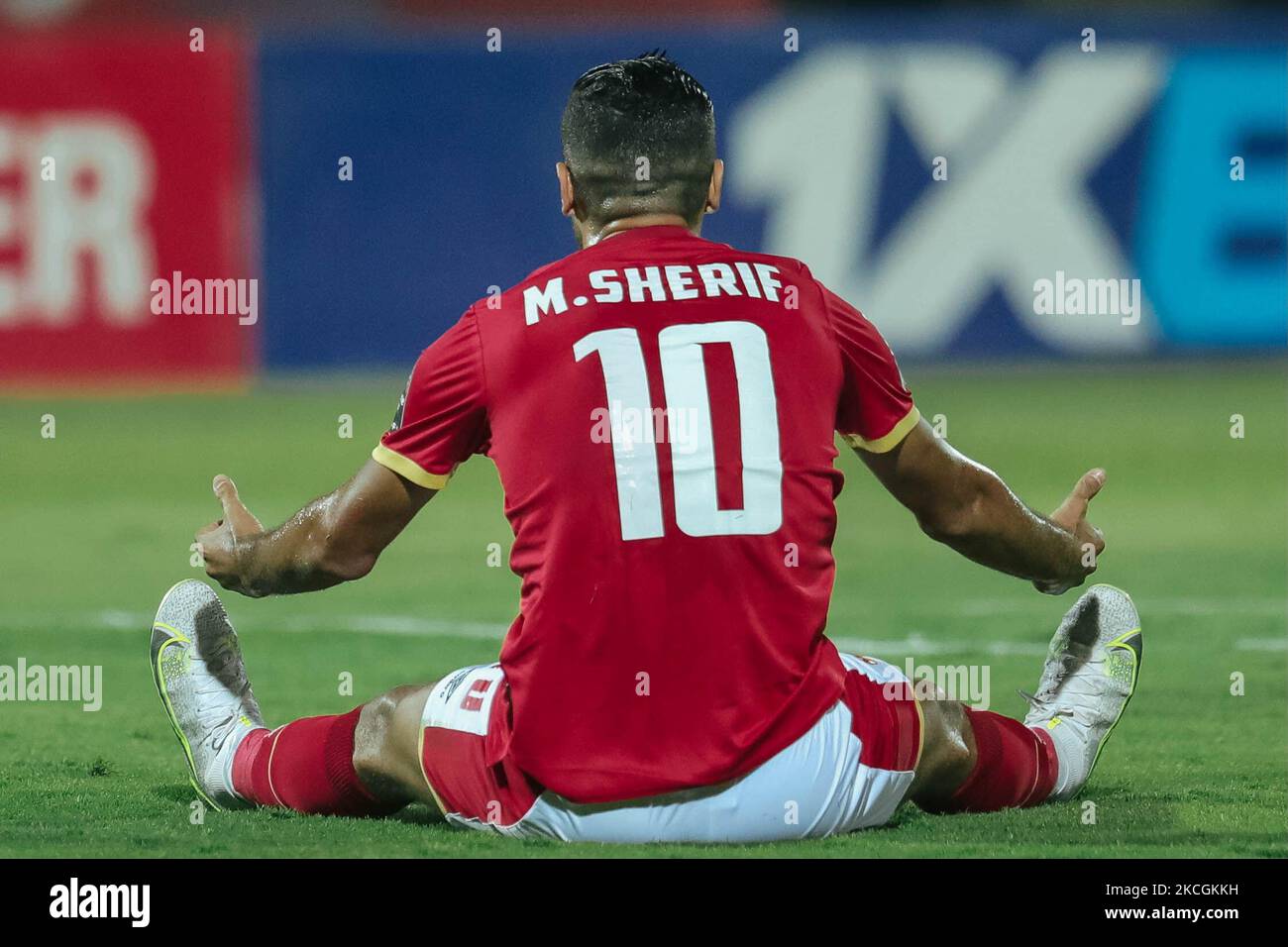 Mohamed Sherif von Al ahly feiert am 26. Juni 2021 im Alhly We Alsalam Stadium ein Tor beim Halbfinale der CAF Champions League zwischen Esperance und al-Ahly.j(Foto von Ahmed Awaad/NurPhoto) Stockfoto