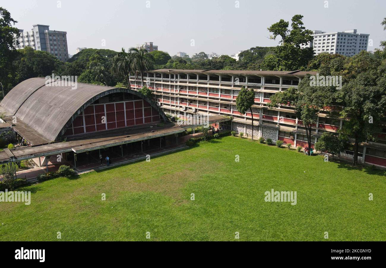 Am 1. Juli 2021 jährt sich zum 100.. Mal die Gründung der Universität von Dhaka. Die Gründung einer demographisch überwiegend muslimischen Universität in den Provinzgebieten Ostbengalens (heute Bangladesch), die wirtschaftlich als landwirtschaftliches Hinterland dient, war ein bedeutsamerer Anlass. (Foto von Sony Ramany/NurPhoto) Stockfoto