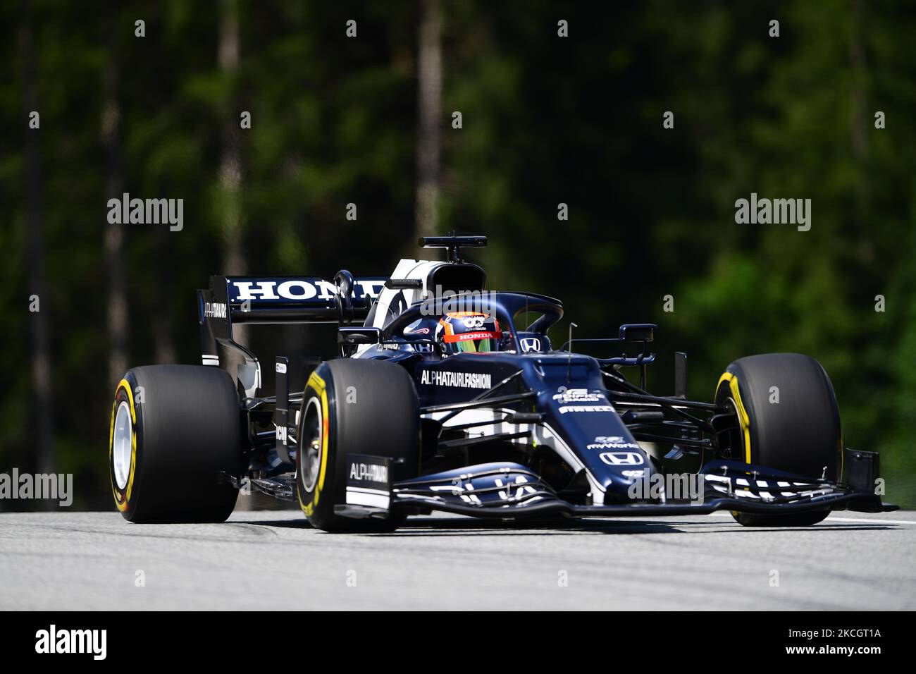Yuki Tsunoda von der Scuderia Alpha Tauri Honda fährt seinen AT02-Sitzer im Qualifying des Grand Prix von Österreich, 9. Runde der Formel-1-Weltmeisterschaft im Red Bull Ring in Spielberg, Steiermark, Österreich, 3. Juli 2021 (Foto: Andrea Diodato/NurPhoto) Stockfoto