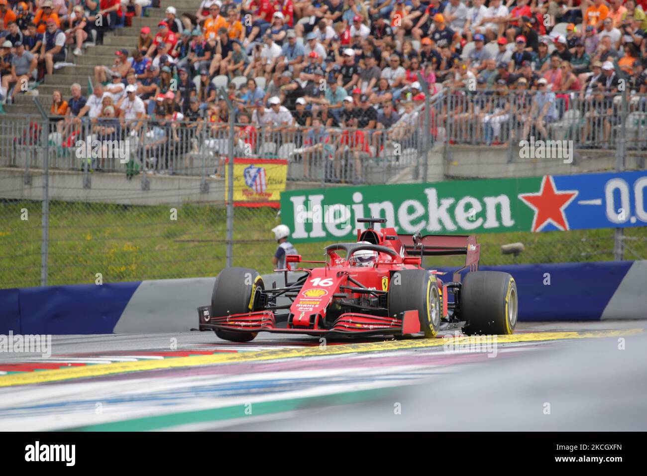 Charles Leclerc fährt den Ferrari während des sundarennen auf der Red Bull Ring Rennstrecke in Spielberg, Österreich, am 04. Juli 2021, vor dem Grand Prix der Formel 1 in Österreich (Foto: Marco Serena/NurPhoto) Stockfoto