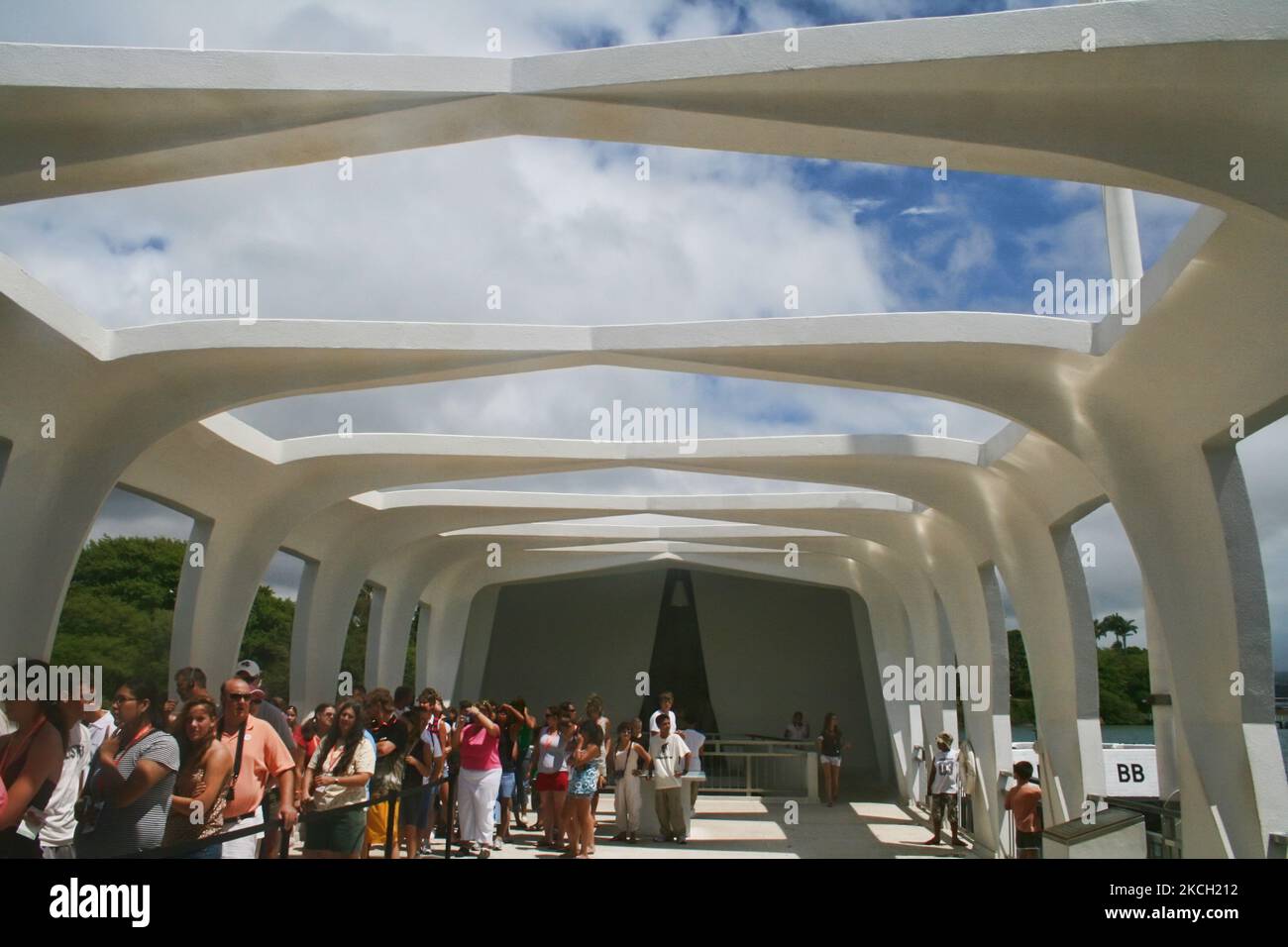 Besucher der U.S.S. Arizona Memorial in Pearl Harbor auf Hawaii, USA, am 11. Juli 2007. (Foto von Creative Touch Imaging Ltd./NurPhoto) Stockfoto