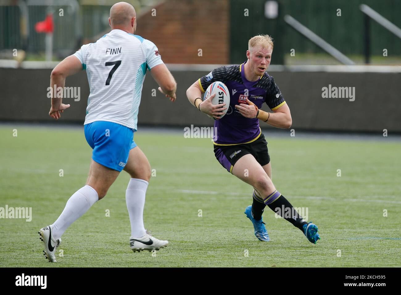 Kieran Gill von Newcastle Thunder schneidet am Sonntag, dem 11.. Juli 2021, beim WETTSPIEL DER BETFRED Championship zwischen Newcastle Thunder und Dewsbury Rams im Kingston Park, Newcastle, ein. (Foto von Chris Lishman/MI News/NurPhoto) Stockfoto