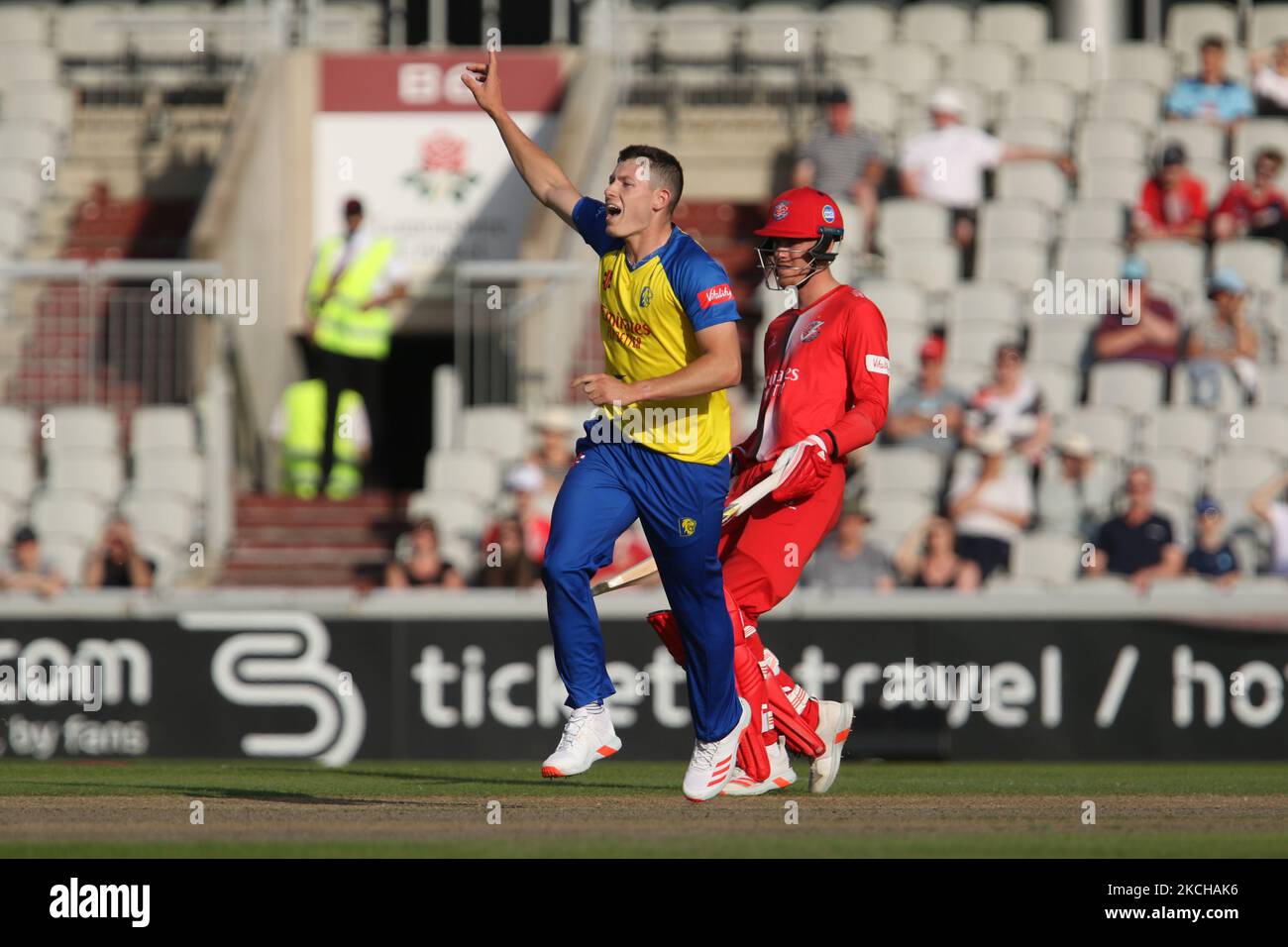 Matthew Potts von Durham feiert am Freitag, den 16.. Juli 2021, während des Vitality Blast T20-Spiels zwischen Lancashire und dem Cricket Club von Durham County im Old Trafford, Manchester. (Foto von will Matthews/MI News/NurPhoto) Stockfoto