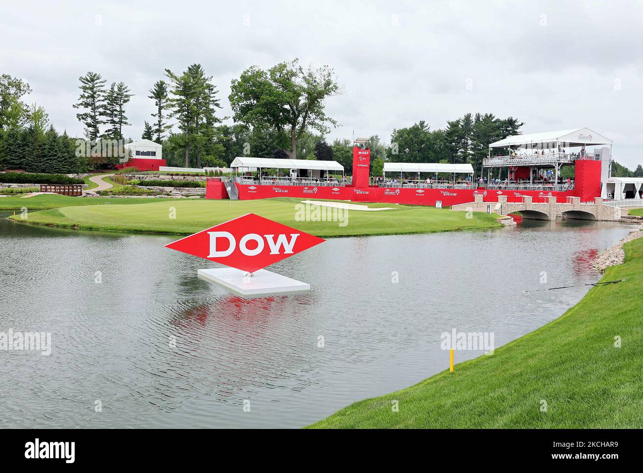 Das 18.-Grün wird vom Clubhaus während der dritten Runde des Dow Great Lakes Bay Invitational am Freitag, den 16. Juli 2021, im Midland Country Club in Midland, Michigan, gesehen. (Foto von Amy Lemus/NurPhoto) Stockfoto