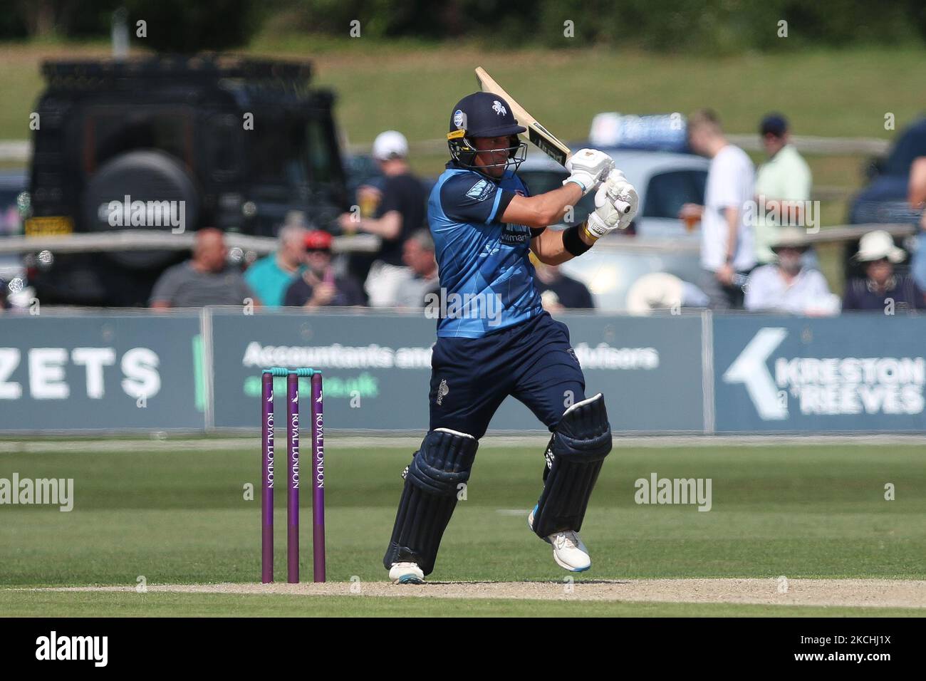 Harry Finch von Kent schlägt während des Royal London One Day Cup-Spiels zwischen Kent und Durham am County Ground, Beckenham, Großbritannien, am 22.. Juli 2021. (Foto von will Matthews/MI News/NurPhoto) Stockfoto