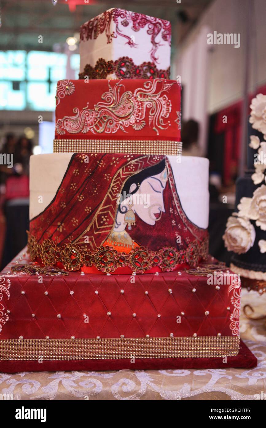 Eine verzierte südasiatische Hochzeitstorte mit dem Bild einer hinduistischen Braut, die in Mississauga, Ontario, Kanada, ausgestellt ist. (Foto von Creative Touch Imaging Ltd./NurPhoto) Stockfoto