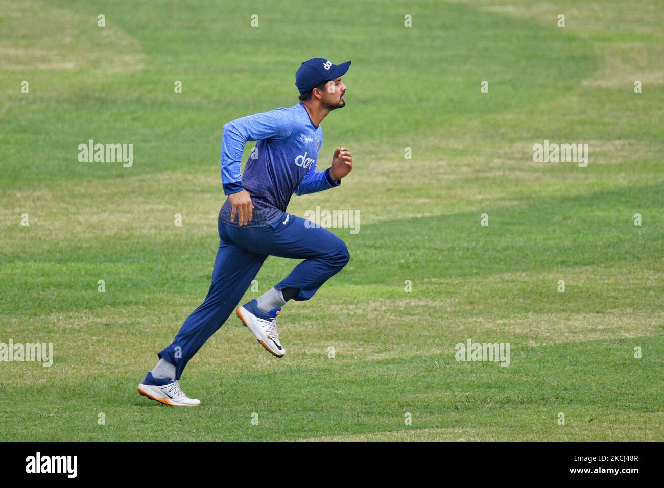 Bangladeshs Wicket-Keeper Nurul Hasan während der Trainingseinheit im Sher e Bangla National Cricket Stadium in Dhaka, Bangladesch, am 2. August 2021. Vor dem Cricket-Spiel T20 gegen Australien. (Foto von Zabed Hasnain Chowdhury/NurPhoto) Stockfoto