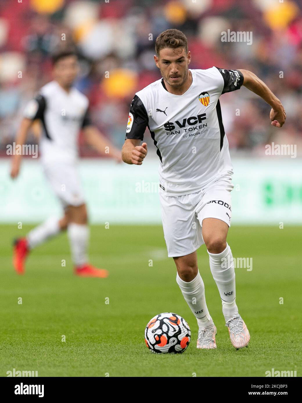 Manu Vallejo aus Valencia in Aktion beim Vorsaison-Freundschaftsspiel zwischen Brentford und Valencia CF am 7.. August 2021 im Brentford Community Stadium, Brentford, England. (Foto von Juan Gasparini/MI News/NurPhoto) Stockfoto