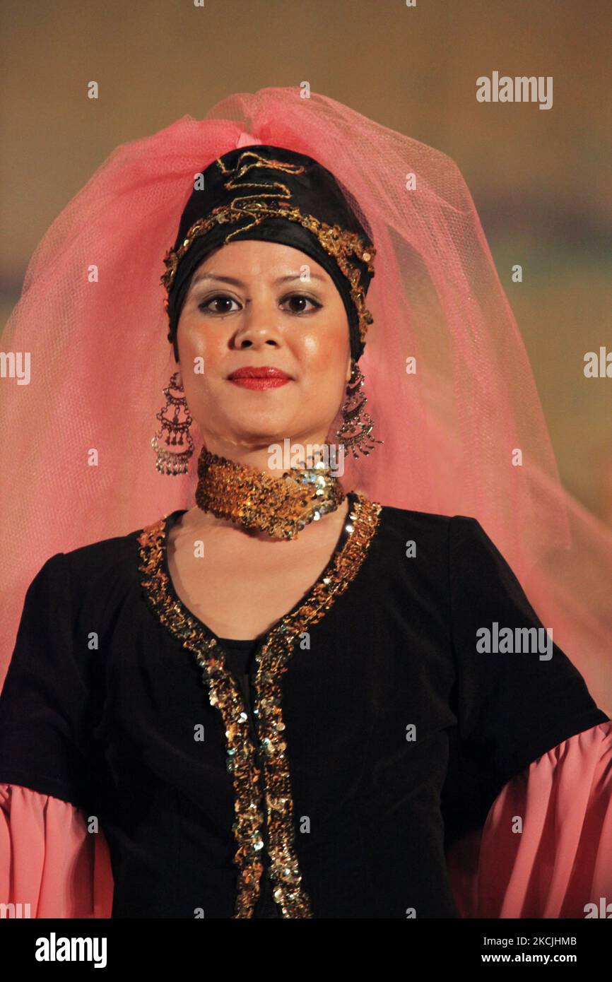 Ägyptische Tänzerin in traditioneller Kleidung führt am 04. Juni 2011 einen Kulturtanz mit dem Titel Memories of Cairo in Mississauga, Ontario, Kanada, auf. (Foto von Creative Touch Imaging Ltd./NurPhoto) Stockfoto