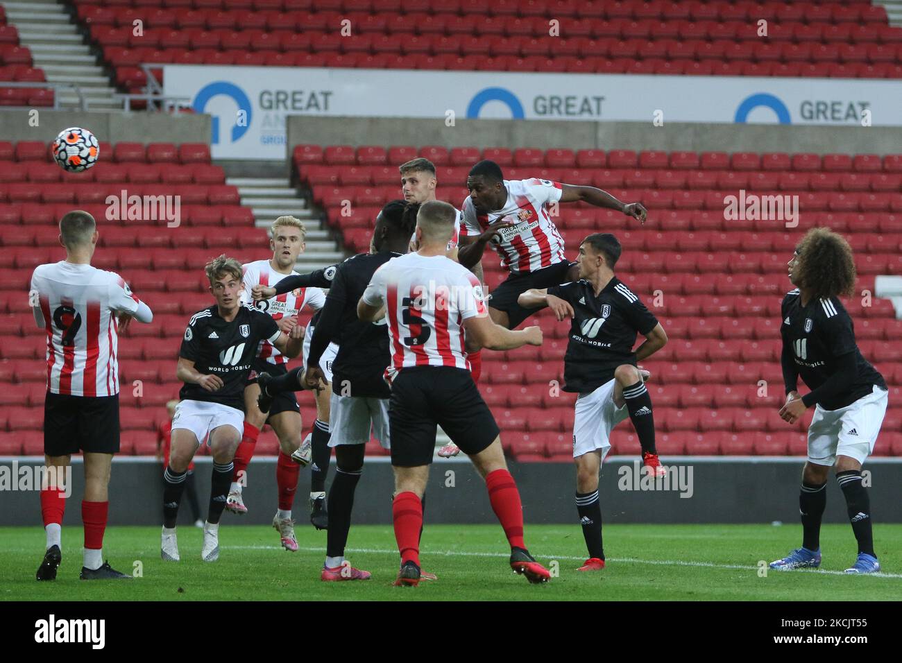 Tyrese Dyce of Sunderland punktet beim Spiel PL 2 Division 2 zwischen Sunderland und Fulham im Stadium of Light, Sunderland, am Montag, den 16.. August 2021. (Foto von will Matthews/MI News/NurPhoto) Stockfoto