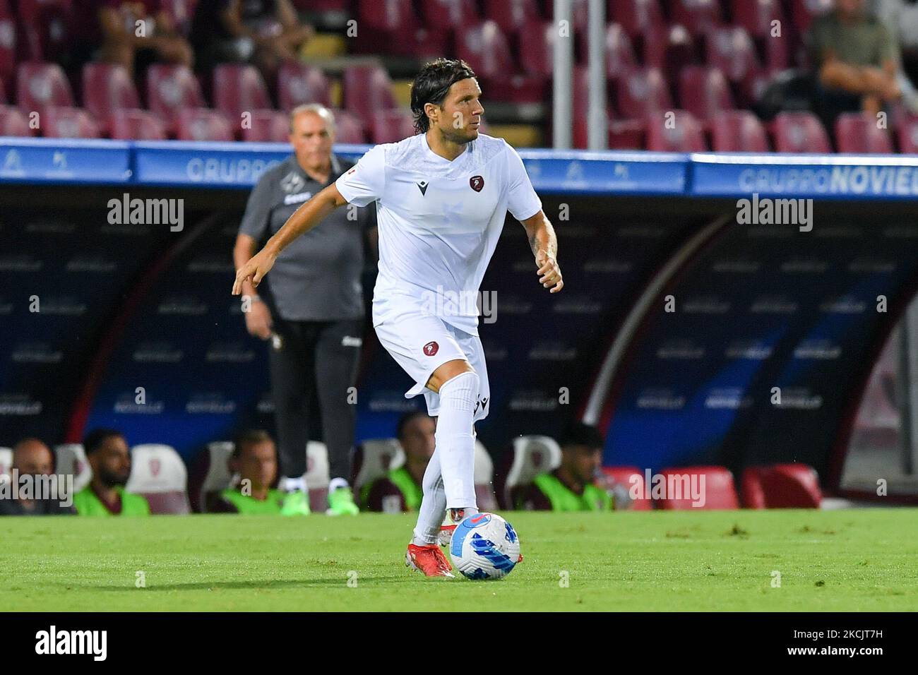 Perparim Hetemaj von Reggina 1914 während des Coppa Italia-Spiels zwischen US Salernitana 1919 und Reggina 1914 im Stadio Arechi, Salerno, Italien, am 16. August 2021 (Foto: Giuseppe Maffia/NurPhoto) Stockfoto
