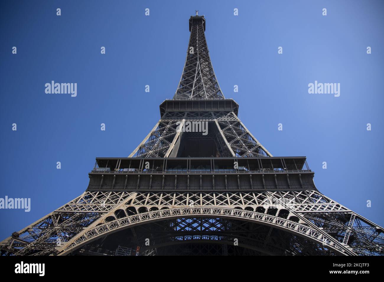 Die Tour Eiffel ist am 18. Juli 2021 in Paris, Frankreich, abgebildet. (Foto von Emmanuele Contini/NurPhoto) Stockfoto