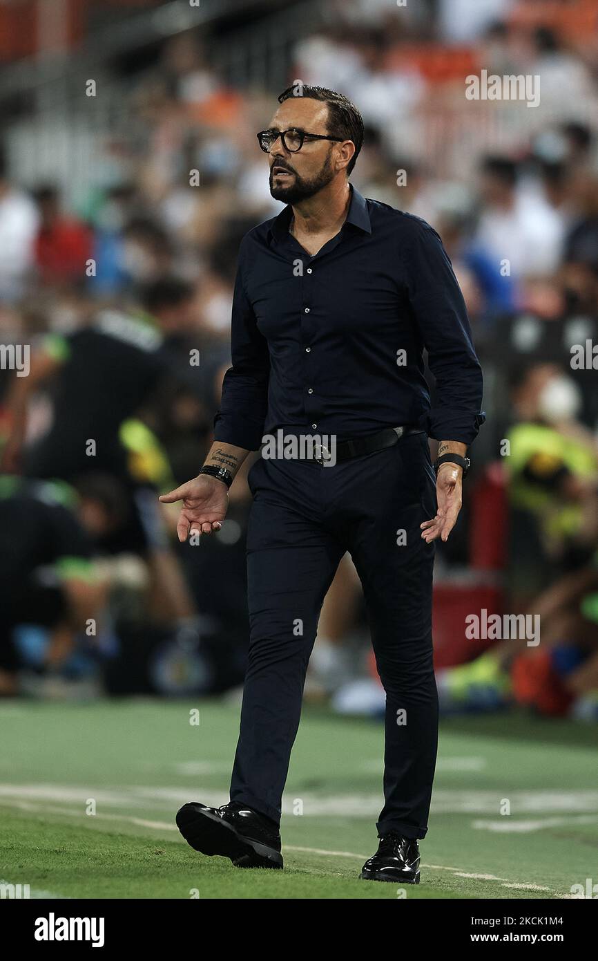 Jose Bordalas, Cheftrainer von Valencia, reagiert beim La Liga Santader-Spiel zwischen Valencia CF und Getafe CF am 13. August 2021 im Estadio Mestalla in Valencia, Spanien. (Foto von Jose Breton/Pics Action/NurPhoto) Stockfoto