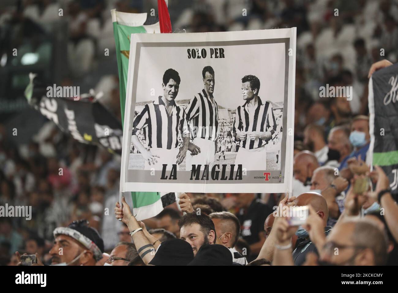 Juventus-Fans besuchen am 28. August 2021 in Turin, Italien, das Spiel der Serie A zwischen Juventus und dem FC Empoli im Allianz-Stadion. (Foto von Giuseppe Cottini/NurPhoto) Stockfoto