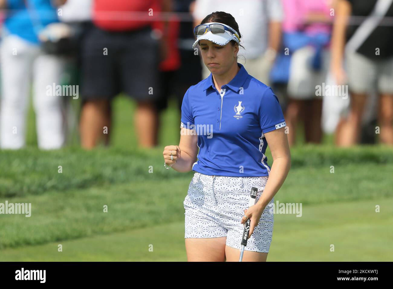 Georgia Hall of Team Europe reagiert auf ihren Schuss auf die 17. Green in den morgendlichen Viererspielen des Solheim Cup 2021 im Inverness Club, in Toledo, Ohio, USA, am Samstag, 4. September 2021. (Foto von Jorge Lemus/NurPhoto) Stockfoto