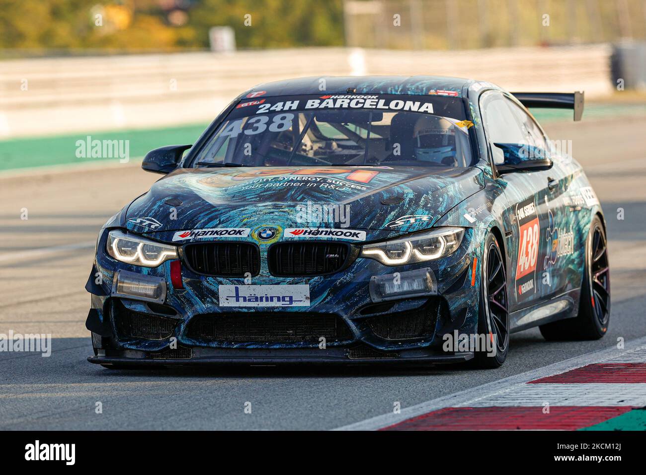 Fahrer: Samantha Tan, Chandler Hull, Jon Miller und Nick Wittmer von ST Racing mit BMW M4 GT4 beim HANKOOK 24h BARCELONA 2021 Race auf dem Circuit de Catalunya. (Foto von DAX Images/NurPhoto) Stockfoto