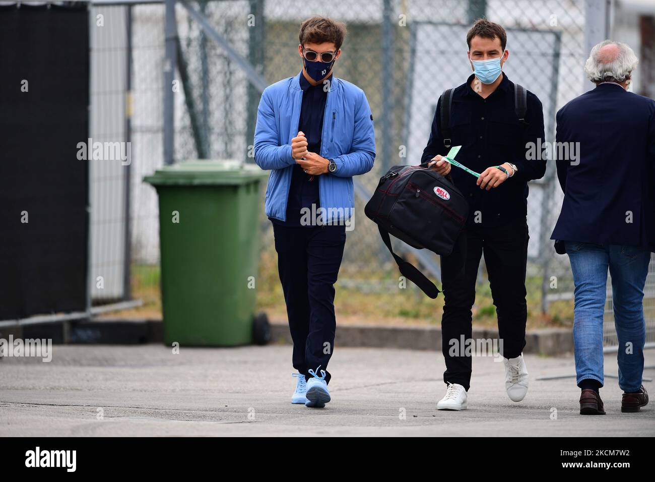 Pierre Gasly von der Scuderia Alpha Tauri Honda kam vor dem freien Training des italienischen GP, der Formel-1-Weltmeisterschaft 14. im Autodromo Internazionale di Monza, in Monza, Lombardia, Italien, am 10. September 2021 ins Fahrerlager (Foto: Andrea Diodato/NurPhoto) Stockfoto