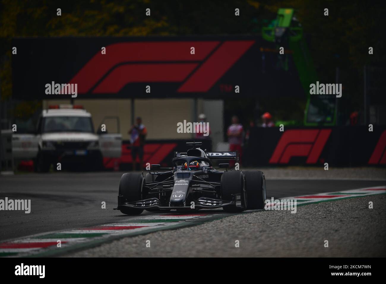 Yuki Tsunoda von der Scuderia Alpha Tauri Honda fährt seinen AT02-Sitzer im freien Training des italienischen GP, 14. Runde der Formel-1-Weltmeisterschaft im Autodromo Internazionale di Monza, in Monza, Lombardia, Italien, 10. September 2021 (Foto: Andrea Diodato/NurPhoto) Stockfoto