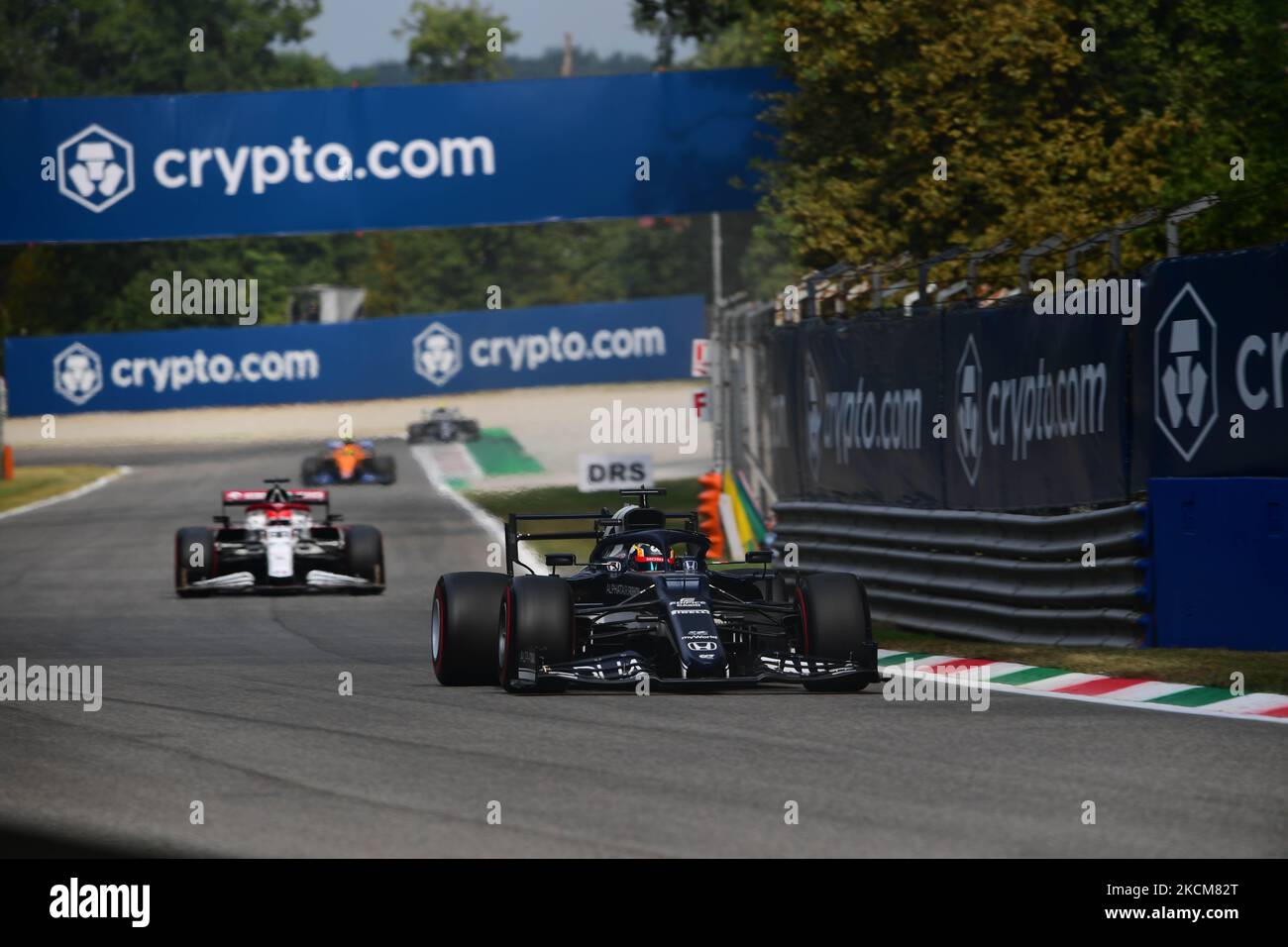 Yuki Tsunoda von der Scuderia Alpha Tauri Honda fährt seinen AT02-Sitzer im freien Training des italienischen GP, 14. Runde der Formel-1-Weltmeisterschaft im Autodromo Internazionale di Monza, in Monza, Lombardia, Italien, 10. September 2021 (Foto: Andrea Diodato/NurPhoto) Stockfoto