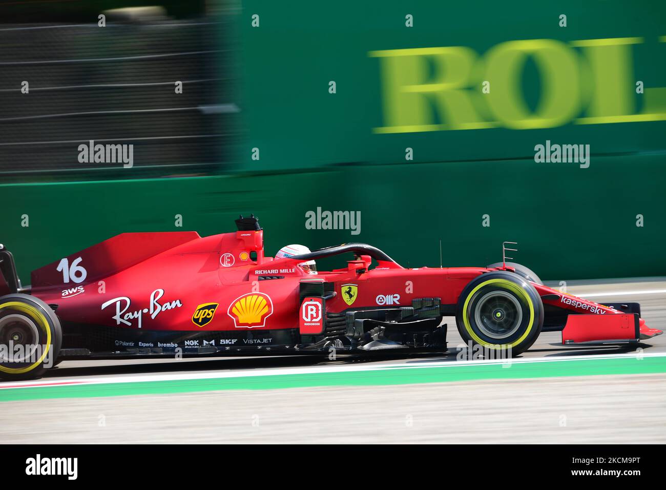 Charles Leclerc von der Scuderia Mission Winnow Ferrari fuhr seinen SF21-Sitzer während des freien Trainings 2 des italienischen GP, 14. bei der Formel-1-Weltmeisterschaft im Autodromo Internazionale di Monza, in Monza, Lombardia, Italien, 11. September 2021 (Foto: Andrea Diodato/NurPhoto) Stockfoto