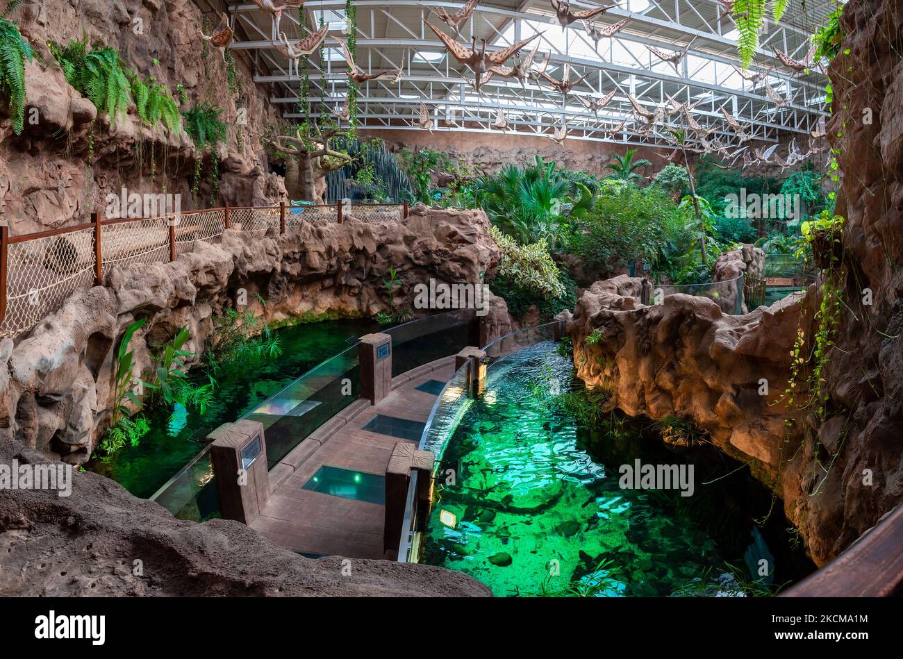 Weite Sicht auf den Eingang in den Dschungel im Aquarium in Las Palmas auf Gran Canaria Stockfoto