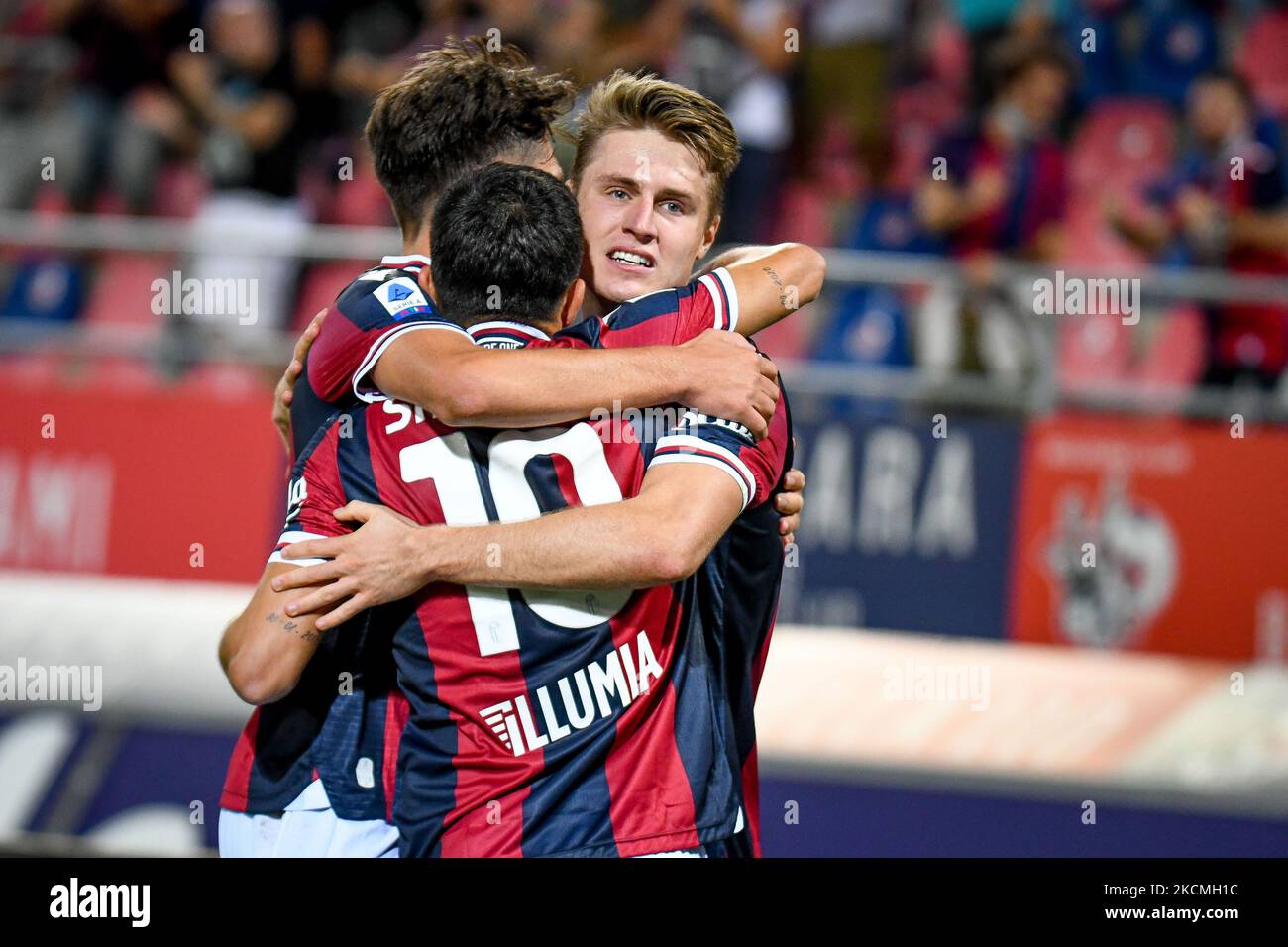 Mattias Svanberg (Bologna) feiert nach einem Tor 1-0 mit Teamkollegen während der italienischen Fußballserie A Spiel Bologna FC gegen Hellas Verona FC am settembre 13, 2021 im Renato Dall&#39;Ara Stadion in Bologna, Italien (Foto von Ettore Griffoni/LiveMedia/NurPhoto) Stockfoto