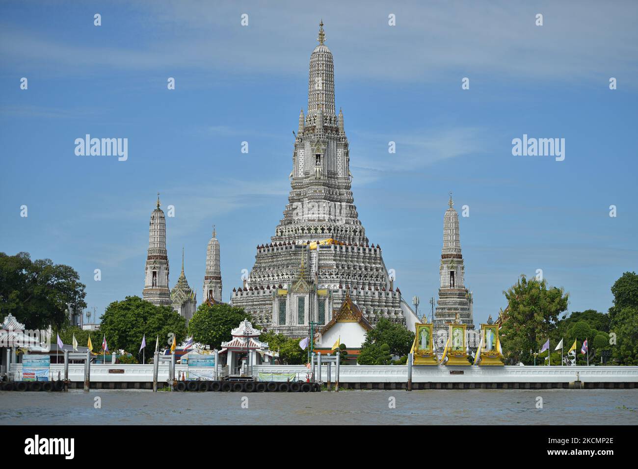 Ein Blick auf den Wat Arun Tempel in Bangkok am 16. September 2021 in Bangkok, Thailand. (Foto von Vachira Vachira/NurPhoto) Stockfoto