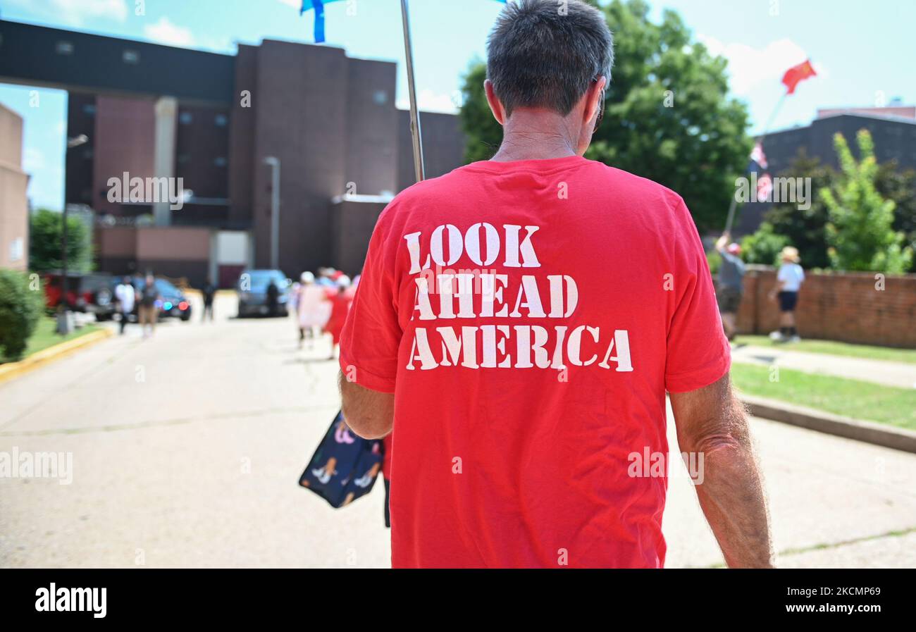 Eine „Look Ahead“-Kundgebung am 17.. Juli 2021, die vom ehemaligen Trump 2020 Campaign Director, Matt Braynard, organisiert wird, hofft, die Aufrührer des Kapitols vom 6.. Januar zu befreien. Sie behaupten, dass die Randalierer vom 6.. Januar „politische Gefangene“ seien. (Foto von Zach D Roberts/NurPhoto) Stockfoto