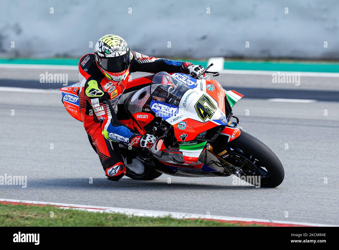 Axel Bassani vom Motocorsa Racing Team mit Ducati Panigale V4 während der Hyundai N Catalunya WorldSBK Runde der FIM World Superbike Championship auf dem Circuit de Catalunya in Barcelona, Spanien. (Foto von DAX Images/NurPhoto) Stockfoto