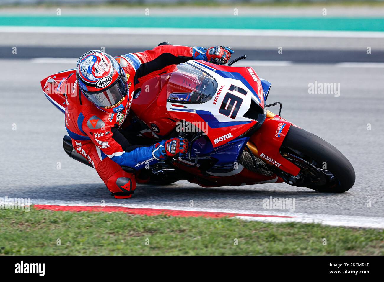 Leon Haslam HRC Team mit Honda CBR1000 RR-R während der Hyundai N Catalunya WorldSBK Runde der FIM World Superbike Championship auf dem Circuit de Catalunya in Barcelona, Spanien. (Foto von DAX Images/NurPhoto) Stockfoto